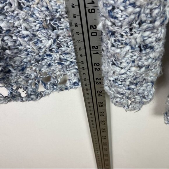 Free People Crochet Knit Boho Sweater Oversized Blue Grey Size XS Scoop Neck Top - Picture 10 of 12